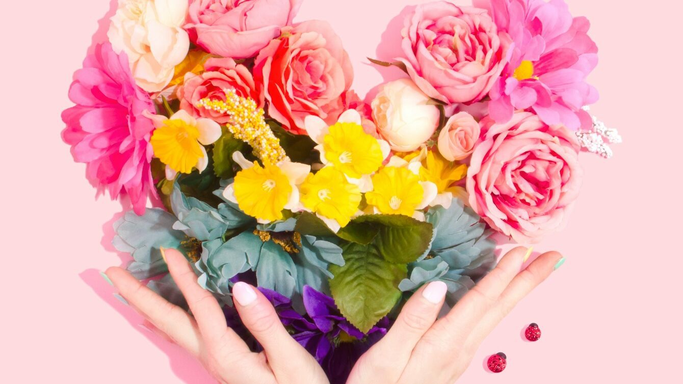 person holding bouquet of flower